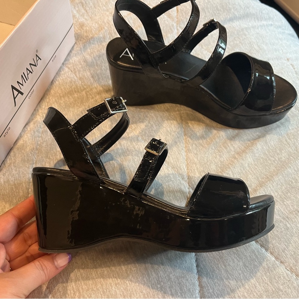Gorgeous Amiana wedge heels - Picture 3 of 3